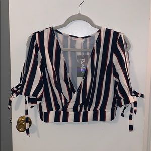 Cropped top with slit arms